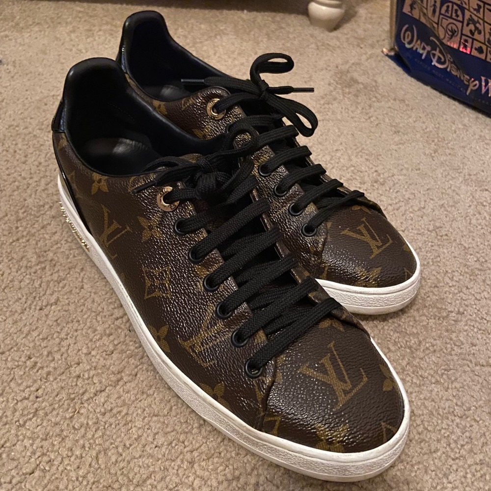 Louis Vuitton Frontrow Sneaker, Size 38.5